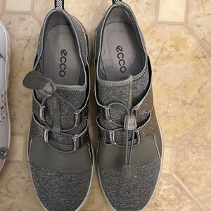 Ecco Gray Sneakers Modern Design Elastic Fastening